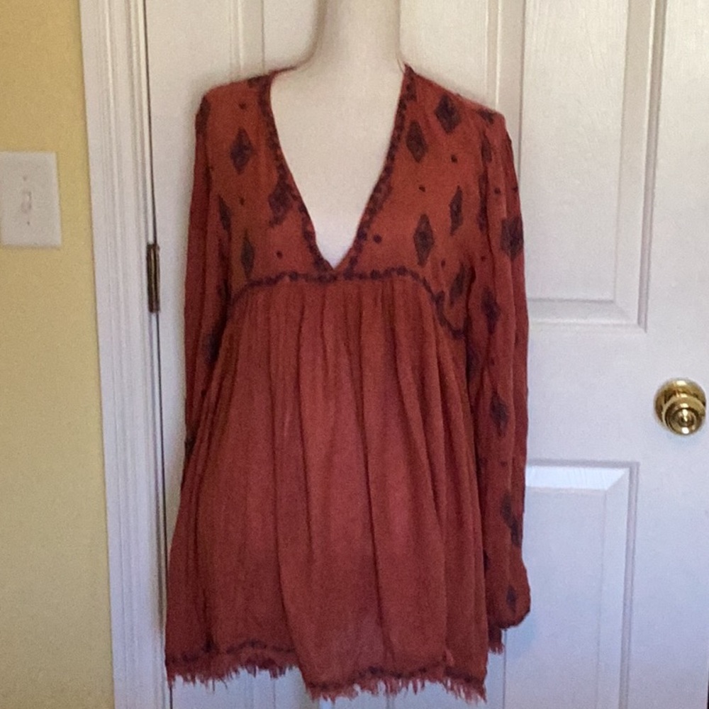 Free People Deep Russet Crinkled Top w/ Bell Sleeves & Lots of Embroidery
